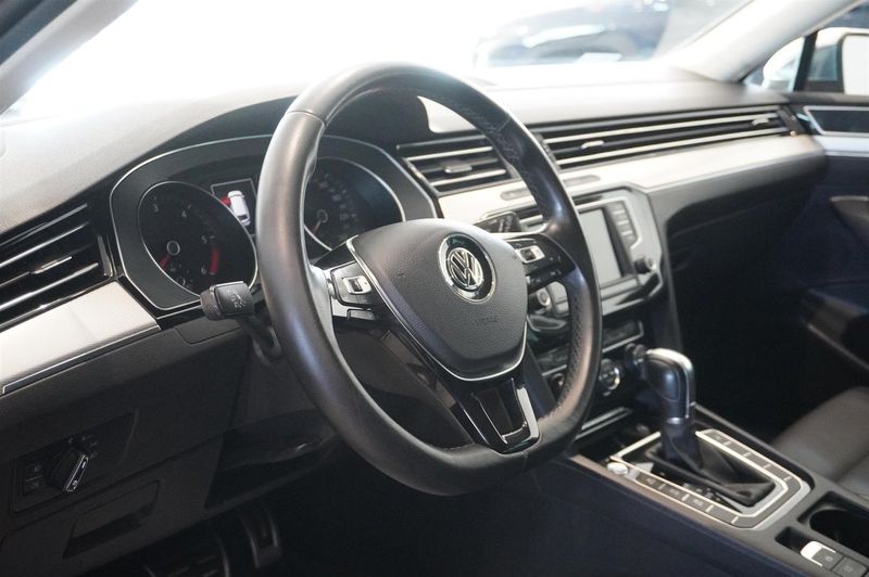 Volkswagen Passat bild 2