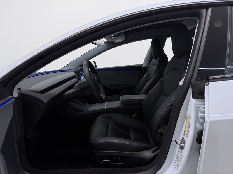 Tesla Model 3 bild 14