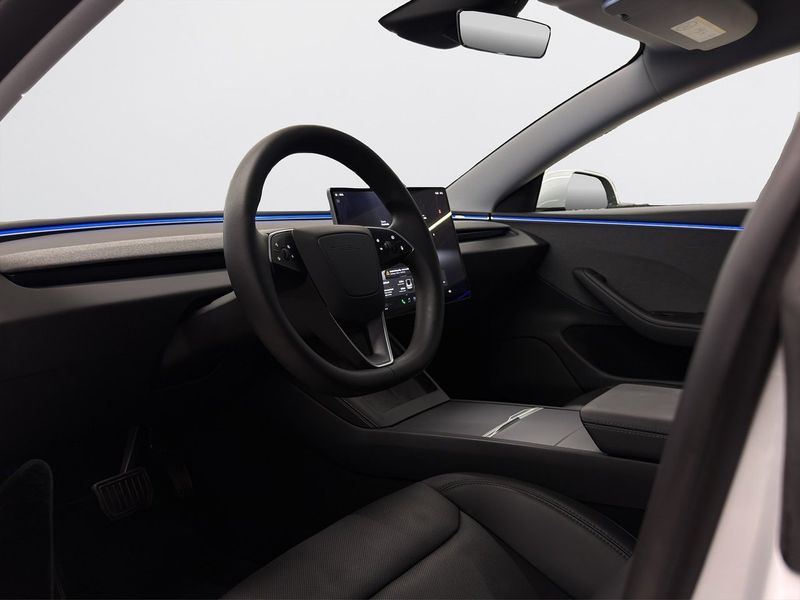 Tesla Model 3 bild 15