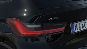 BMW 330 bild 8