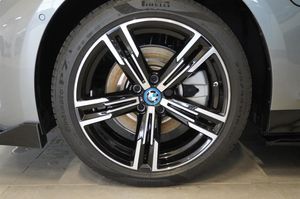 BMW 330 bild 14