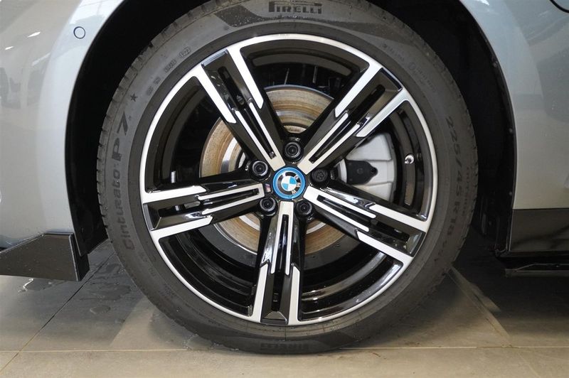 BMW 330 bild 14