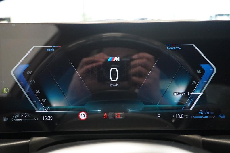 BMW 330 bild 5