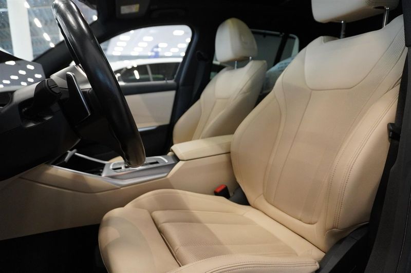 BMW 330 bild 3