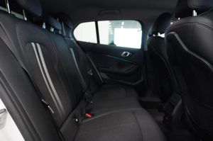 BMW 118 bild 14