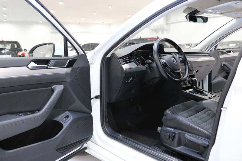 Volkswagen Passat bild 10