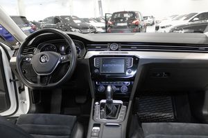 Volkswagen Passat bild 13