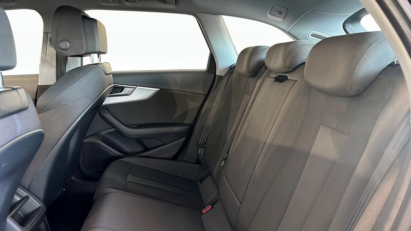 Audi A4 bild 13