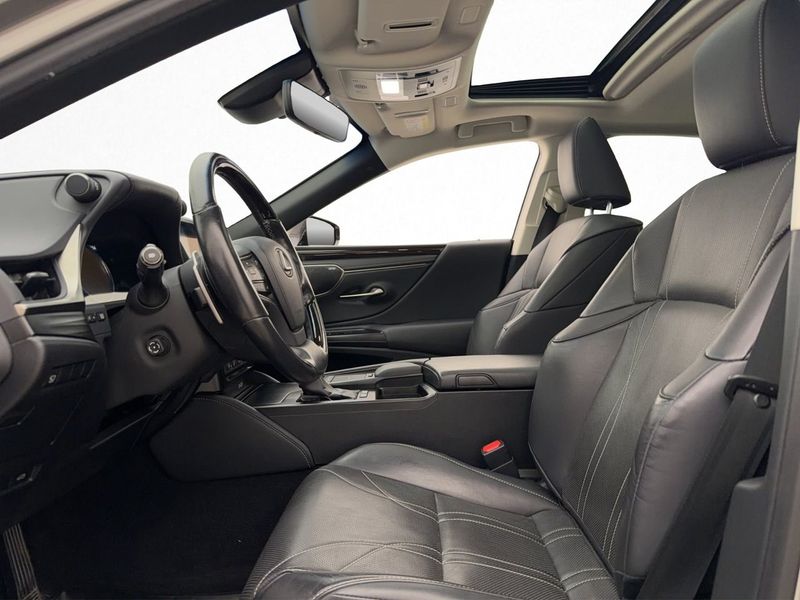 Lexus ES bild 9