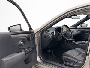 Lexus ES bild 8