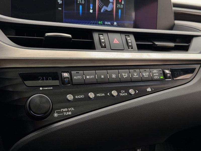 Lexus ES bild 24