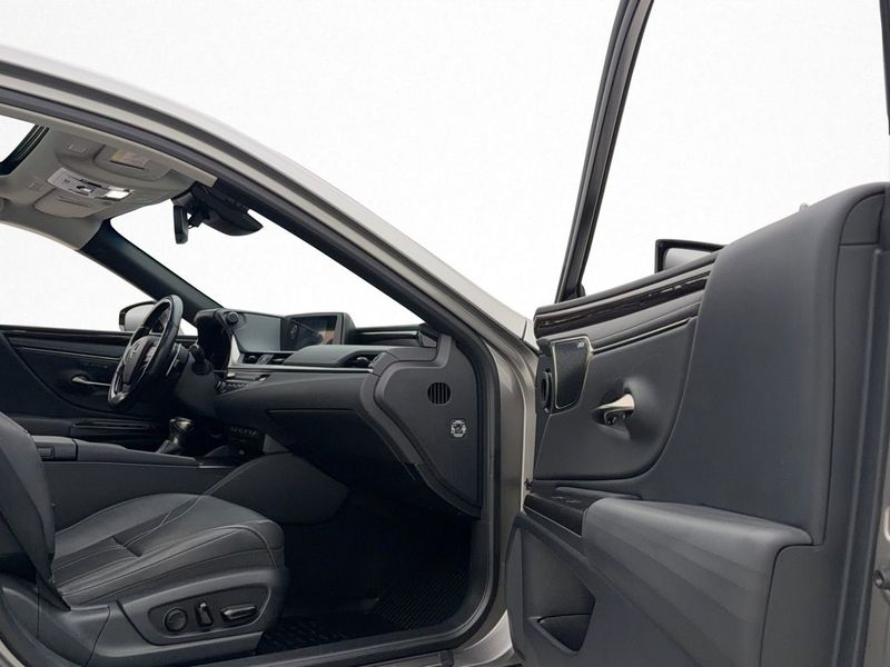 Lexus ES bild 13