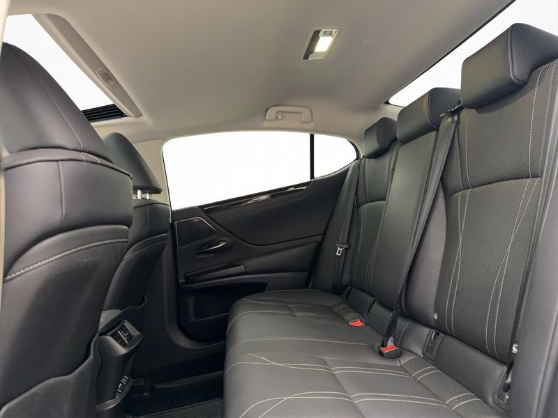 Lexus ES bild 14