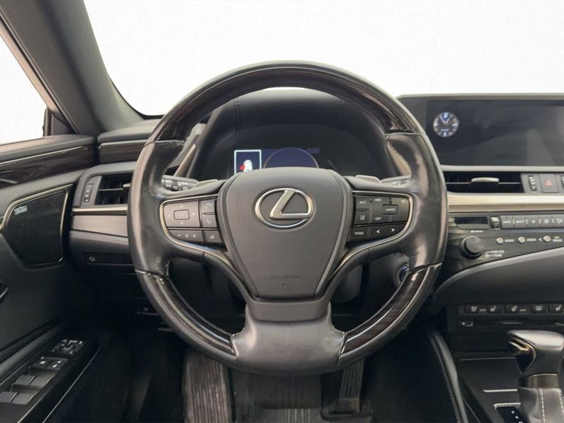 Lexus ES bild 11