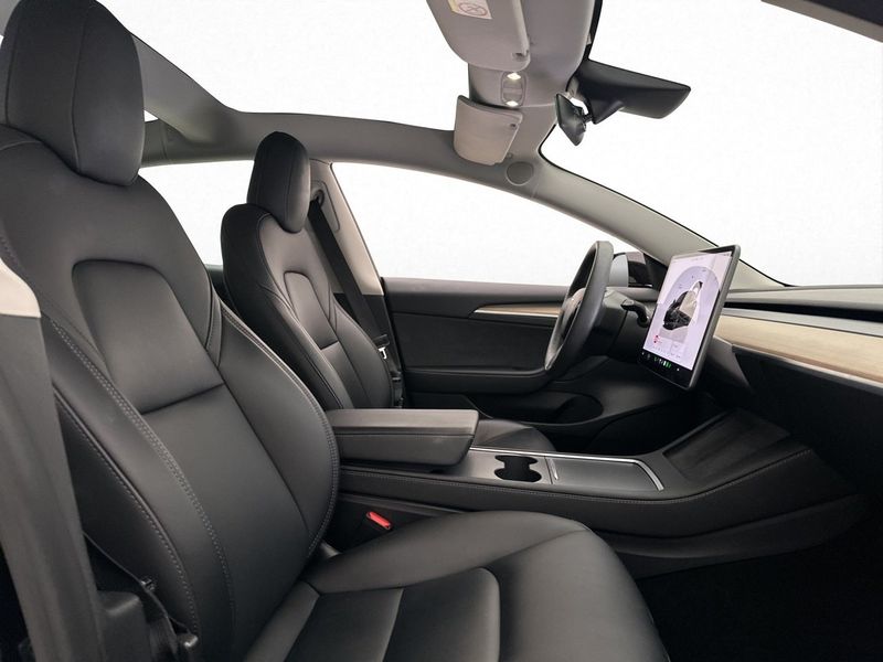 Tesla Model 3 bild 15