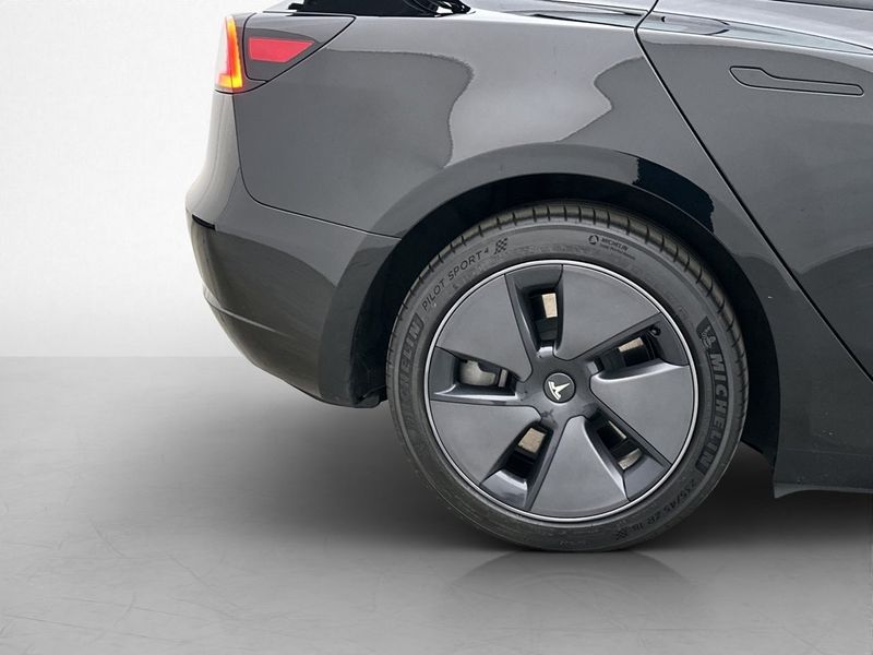Tesla Model 3 bild 13