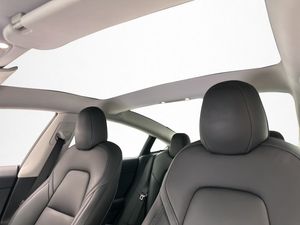 Tesla Model 3 bild 25
