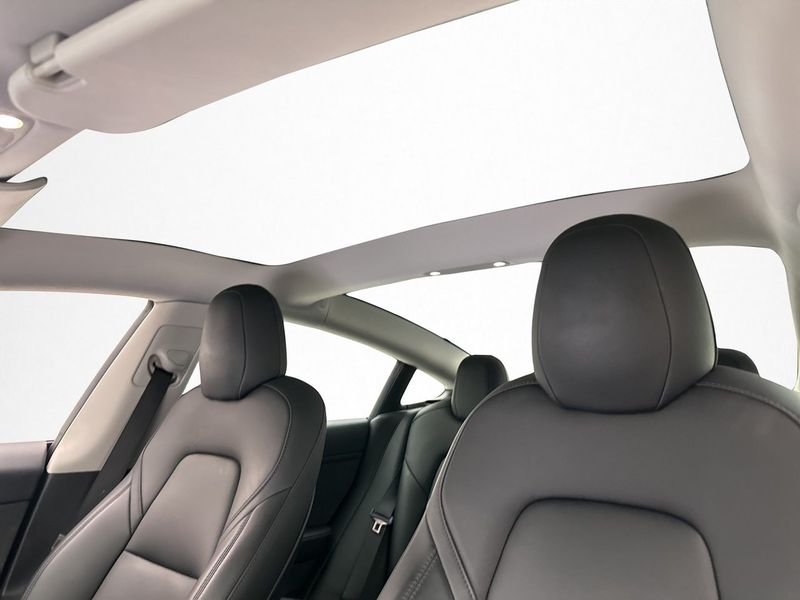 Tesla Model 3 bild 25