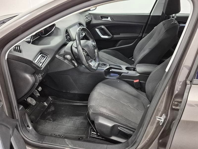 Peugeot 308 bild 2