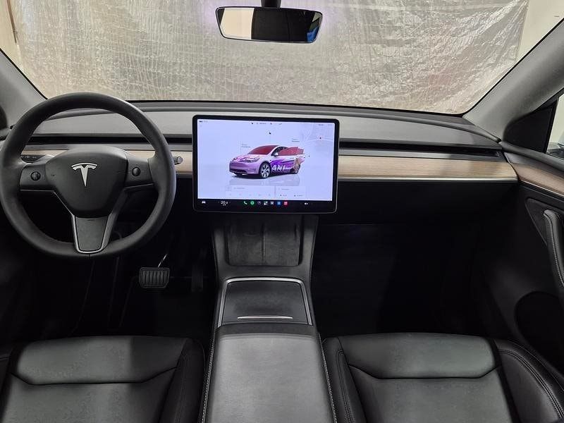 Tesla Model Y bild 6