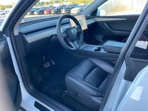 Tesla Model Y bild 5