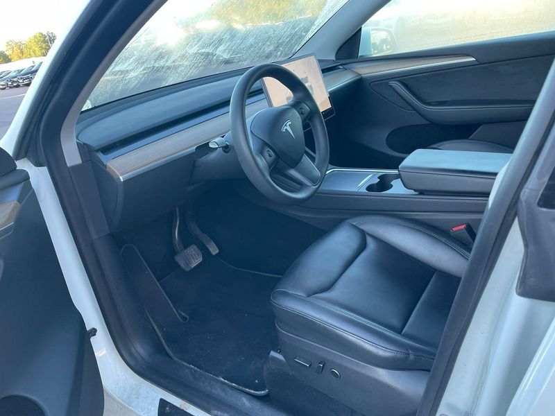 Tesla Model Y bild 5