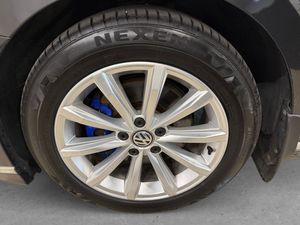 Volkswagen Passat bild 8