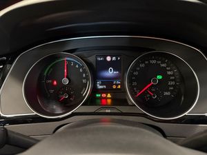 Volkswagen Passat bild 12