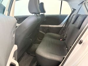Toyota Yaris bild 12