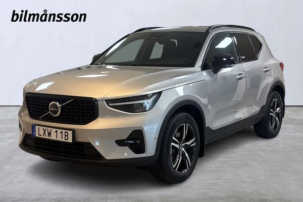 Volvo XC40 B3 FWD Bensin Plus Dark - 2025