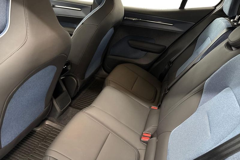 Volvo EX30 bild 13