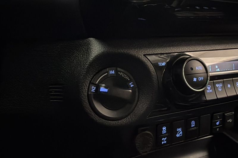 Toyota Hilux bild 26