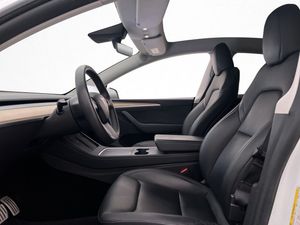 Tesla Model Y bild 12