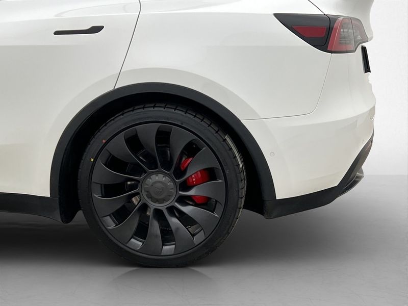 Tesla Model Y bild 30