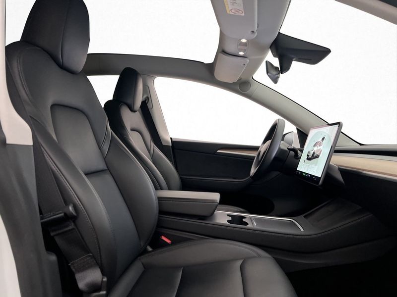 Tesla Model Y bild 16