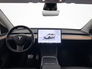 Tesla Model Y bild 13