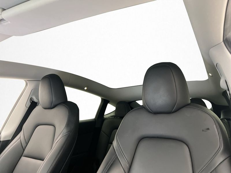 Tesla Model Y bild 19