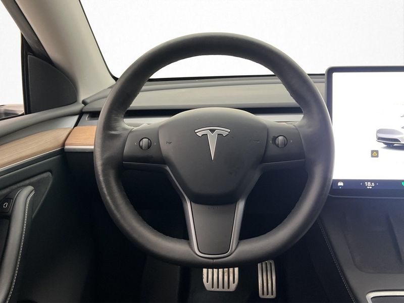 Tesla Model Y bild 14