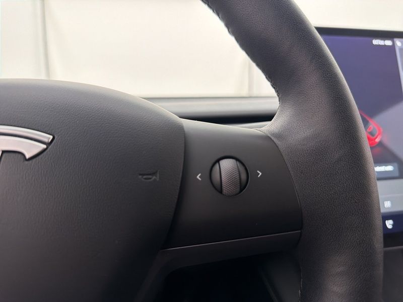 Tesla Model Y bild 26