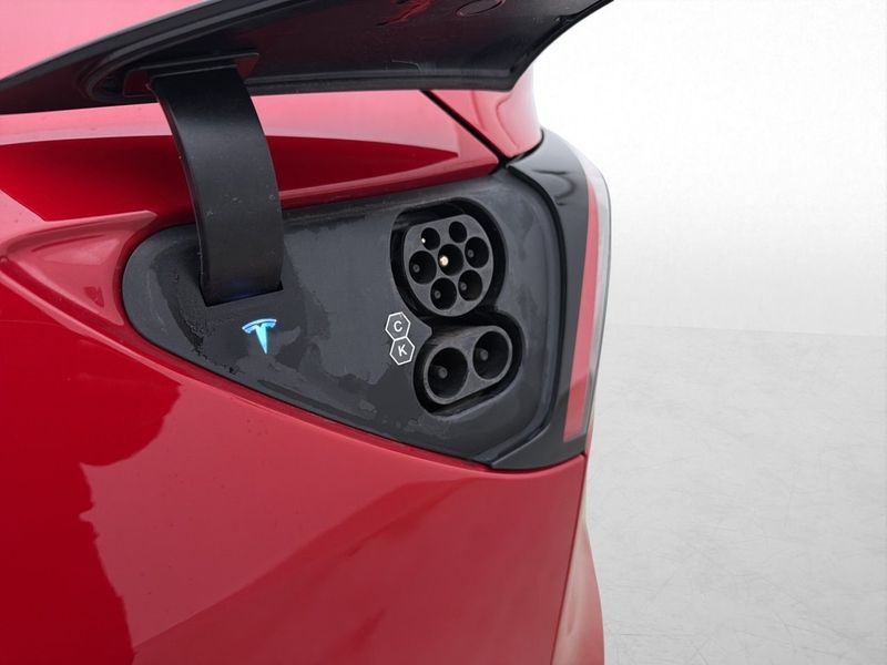 Tesla Model Y bild 9