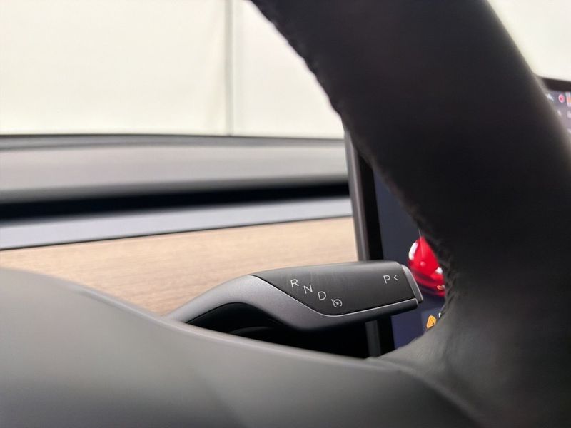Tesla Model Y bild 27