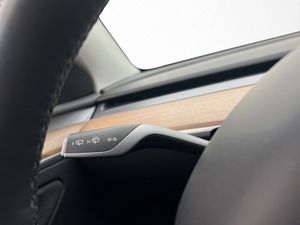 Tesla Model Y bild 27