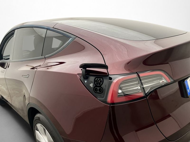 Tesla Model Y bild 10