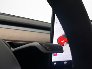 Tesla Model Y bild 26