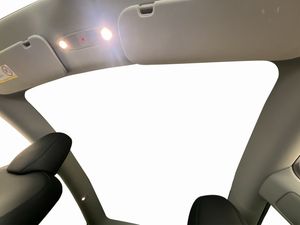 Tesla Model Y bild 15