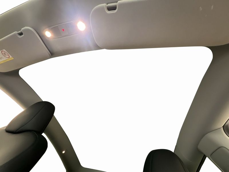 Tesla Model Y bild 15