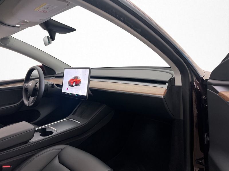Tesla Model Y bild 35