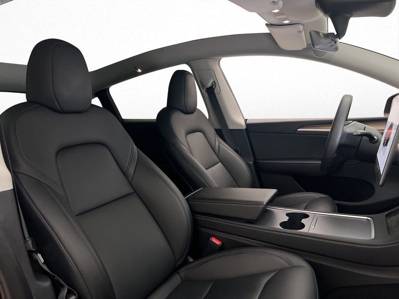 Tesla Model Y bild 14