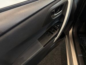 Toyota Auris bild 17
