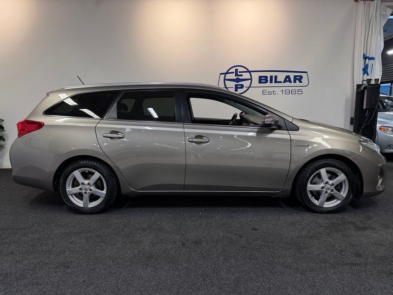 Toyota Auris bild 2